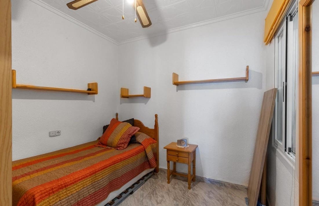 2 Zimmer Villa zu verkaufen in Torrevieja mit Garage - 119.900 € (Ref: 9385972)