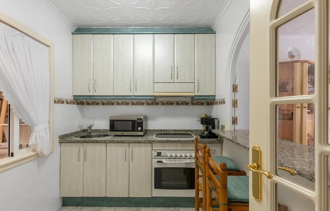 2 Zimmer Villa zu verkaufen in Torrevieja mit Garage - 119.900 € (Ref: 9385972)