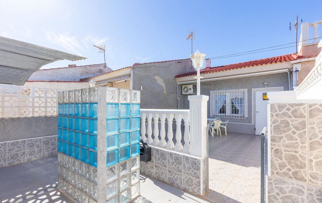 2 Zimmer Villa zu verkaufen in Torrevieja mit Garage - 119.900 € (Ref: 9385972)