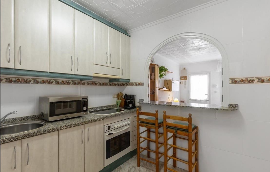 2 Zimmer Villa zu verkaufen in Torrevieja mit Garage - 119.900 € (Ref: 9385972)