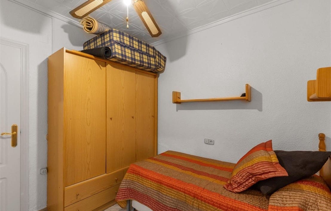 2 Zimmer Villa zu verkaufen in Torrevieja mit Garage - 119.900 € (Ref: 9385972)