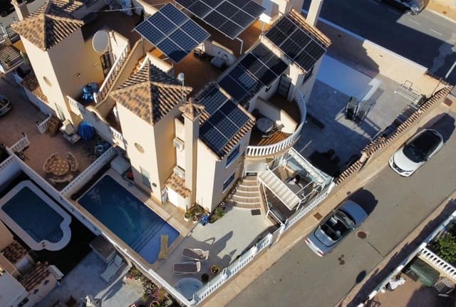 3 soveværelse Villa til salg i Villamartin, Orihuela med swimmingpool - € 249.995 (Ref: 9396315)