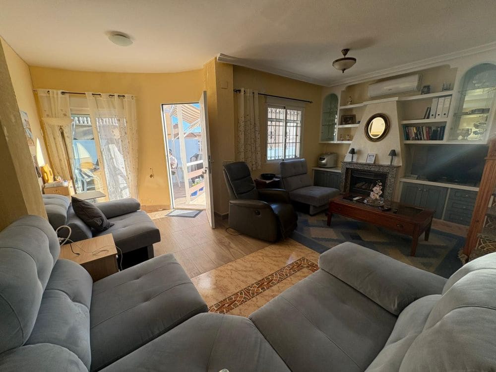 3 camera da letto Villa in vendita in Villamartin con piscina - 249.995 € (Rif: 9396315)