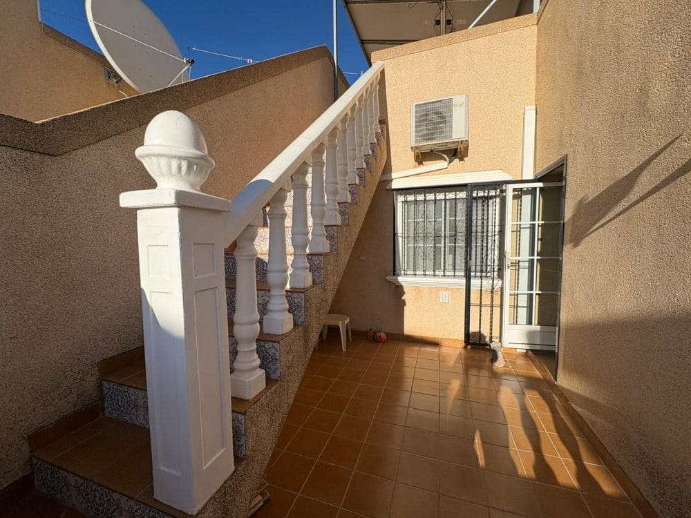 3 camera da letto Villa in vendita in Villamartin con piscina - 249.995 € (Rif: 9396315)