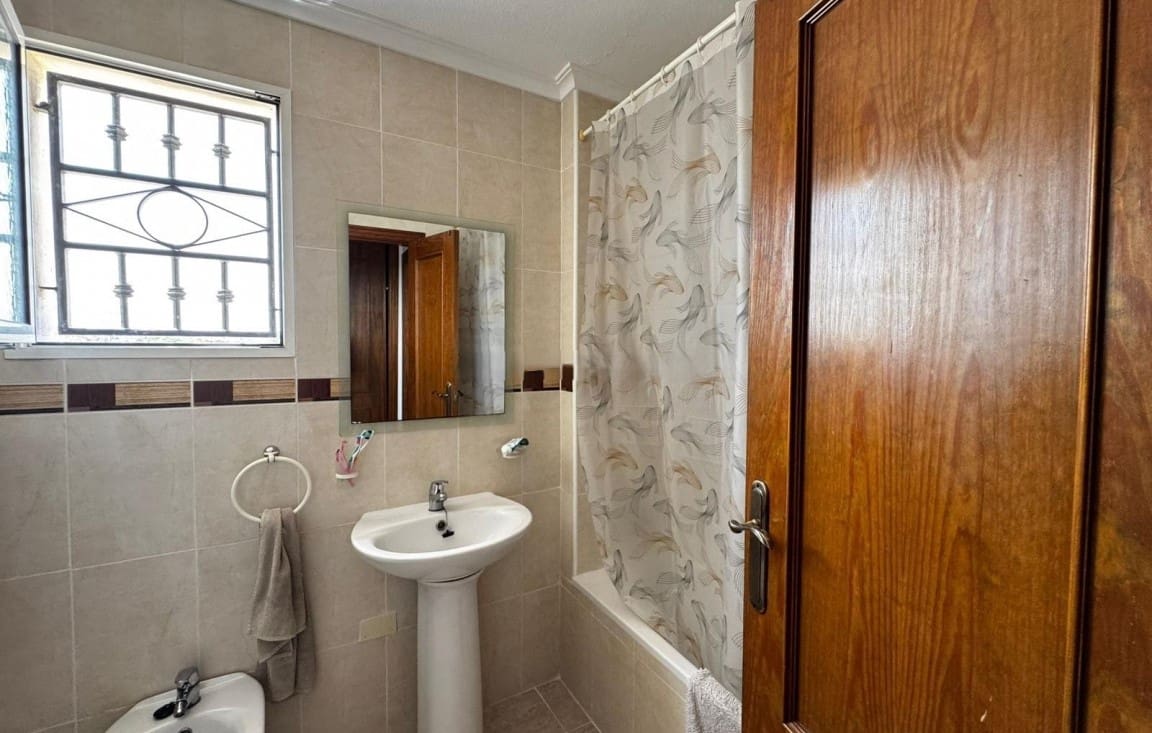 2 soveværelse Bungalow til salg i Playa Flamenca med swimmingpool garage - € 139.000 (Ref: 9396550)