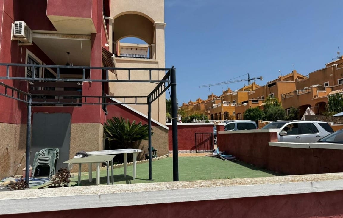 2 soveværelse Bungalow til salg i Playa Flamenca med swimmingpool garage - € 139.000 (Ref: 9396550)