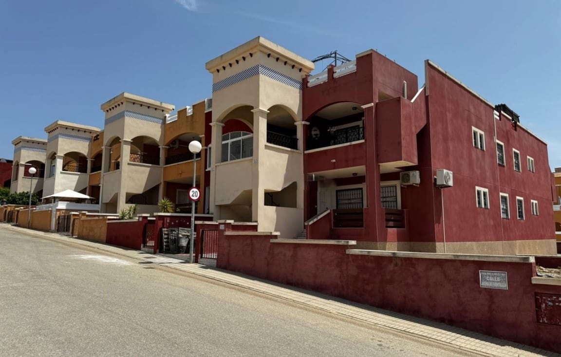 2 soveværelse Bungalow til salg i Playa Flamenca med swimmingpool garage - € 139.000 (Ref: 9396550)