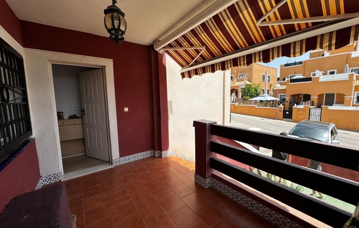 2 soveværelse Bungalow til salg i Playa Flamenca med swimmingpool garage - € 139.000 (Ref: 9396550)