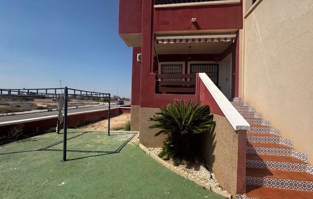 2 soveværelse Bungalow til salg i Playa Flamenca, Orihuela med swimmingpool garage - € 139.000 (Ref: 9396550)