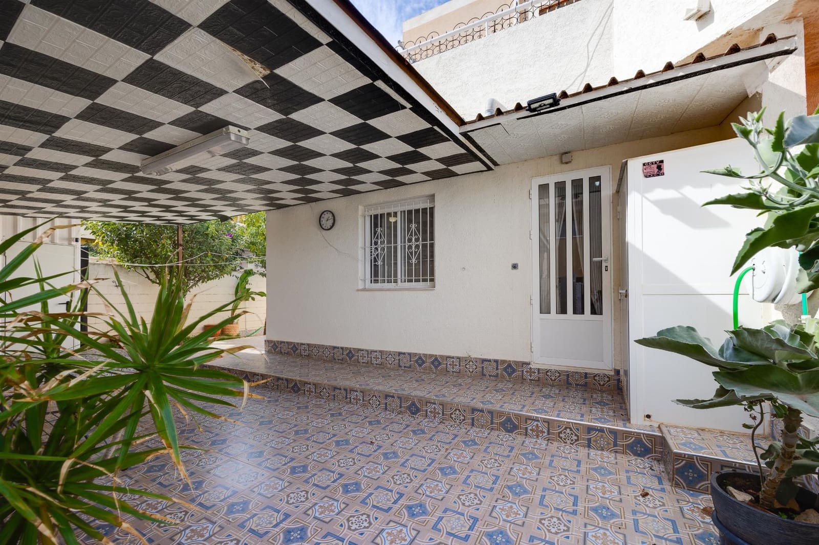 2 soverom Villa til salgs i Cabo Roig med svømmebasseng garasje - € 158 000 (Ref: 9398772)