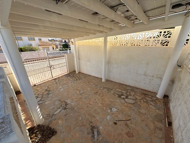 3 soveværelse Villa til salg i Villamartin, Orihuela med swimmingpool garage - € 349.000 (Ref: 9398773)