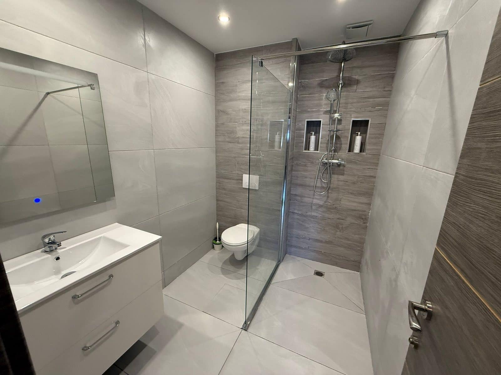 5 slaapkamer Villa te koop in Villamartin met zwembad garage - € 599.000 (Ref: 9398775)