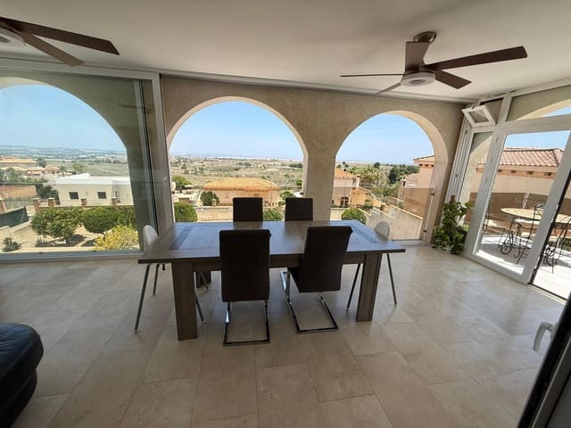 5 camera da letto Villa in vendita in Villamartin, Orihuela con piscina garage - 599.000 € (Rif: 9398775)