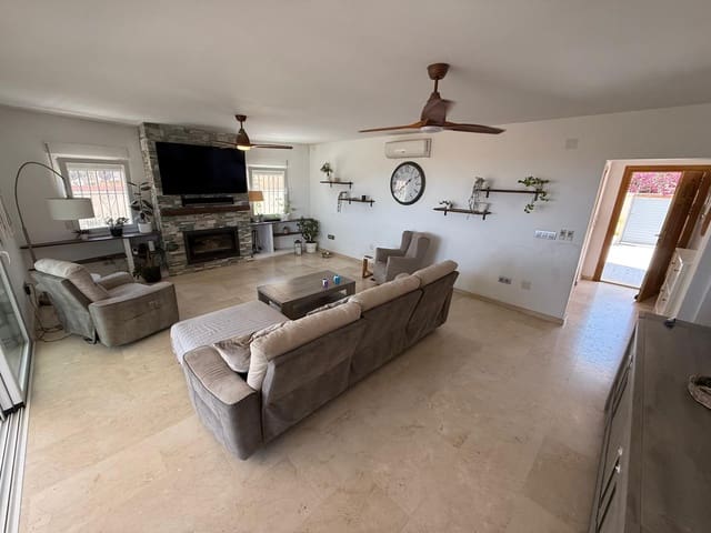 5 camera da letto Villa in vendita in Villamartin, Orihuela con piscina garage - 599.000 € (Rif: 9398775)