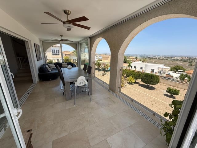 5 camera da letto Villa in vendita in Villamartin, Orihuela con piscina garage - 599.000 € (Rif: 9398775)