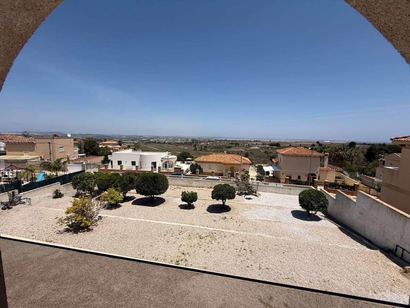 5 slaapkamer Villa te koop in Villamartin met zwembad garage - € 599.000 (Ref: 9398775)