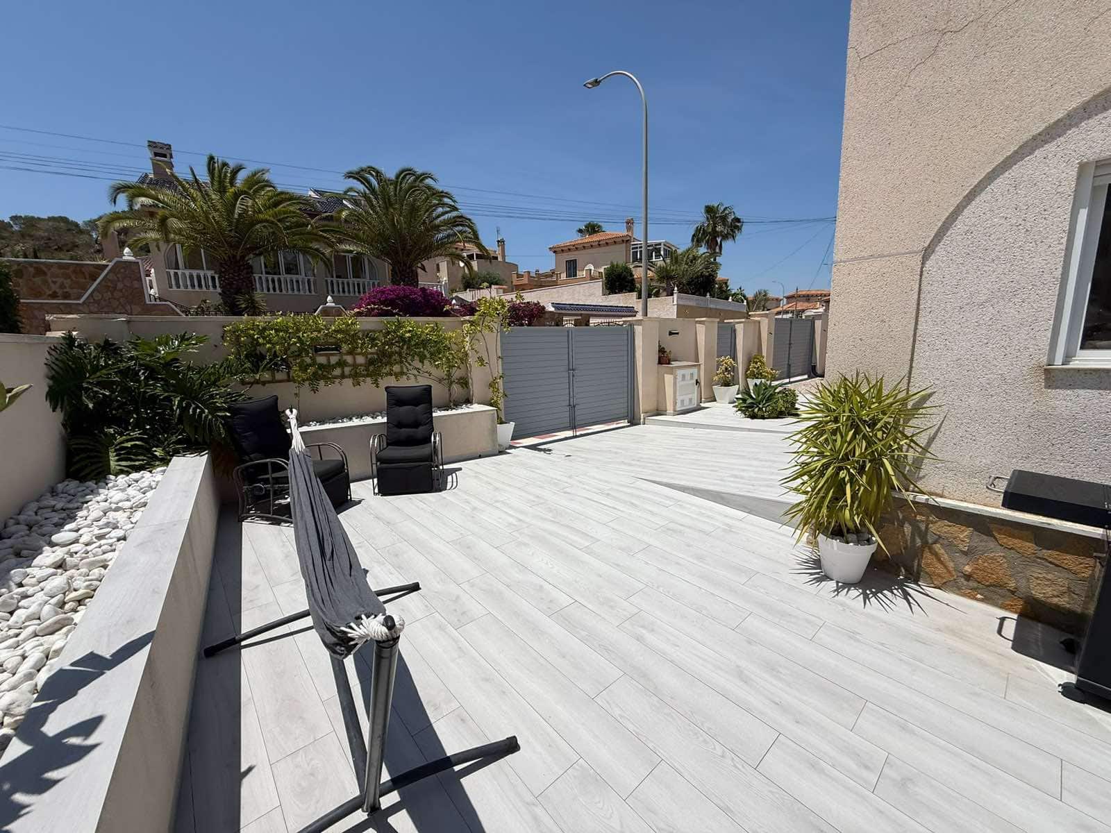 5 slaapkamer Villa te koop in Villamartin met zwembad garage - € 599.000 (Ref: 9398775)