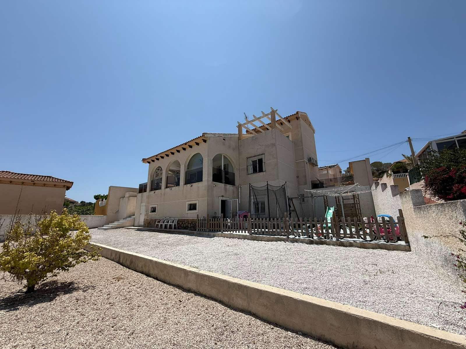 5 slaapkamer Villa te koop in Villamartin met zwembad garage - € 599.000 (Ref: 9398775)