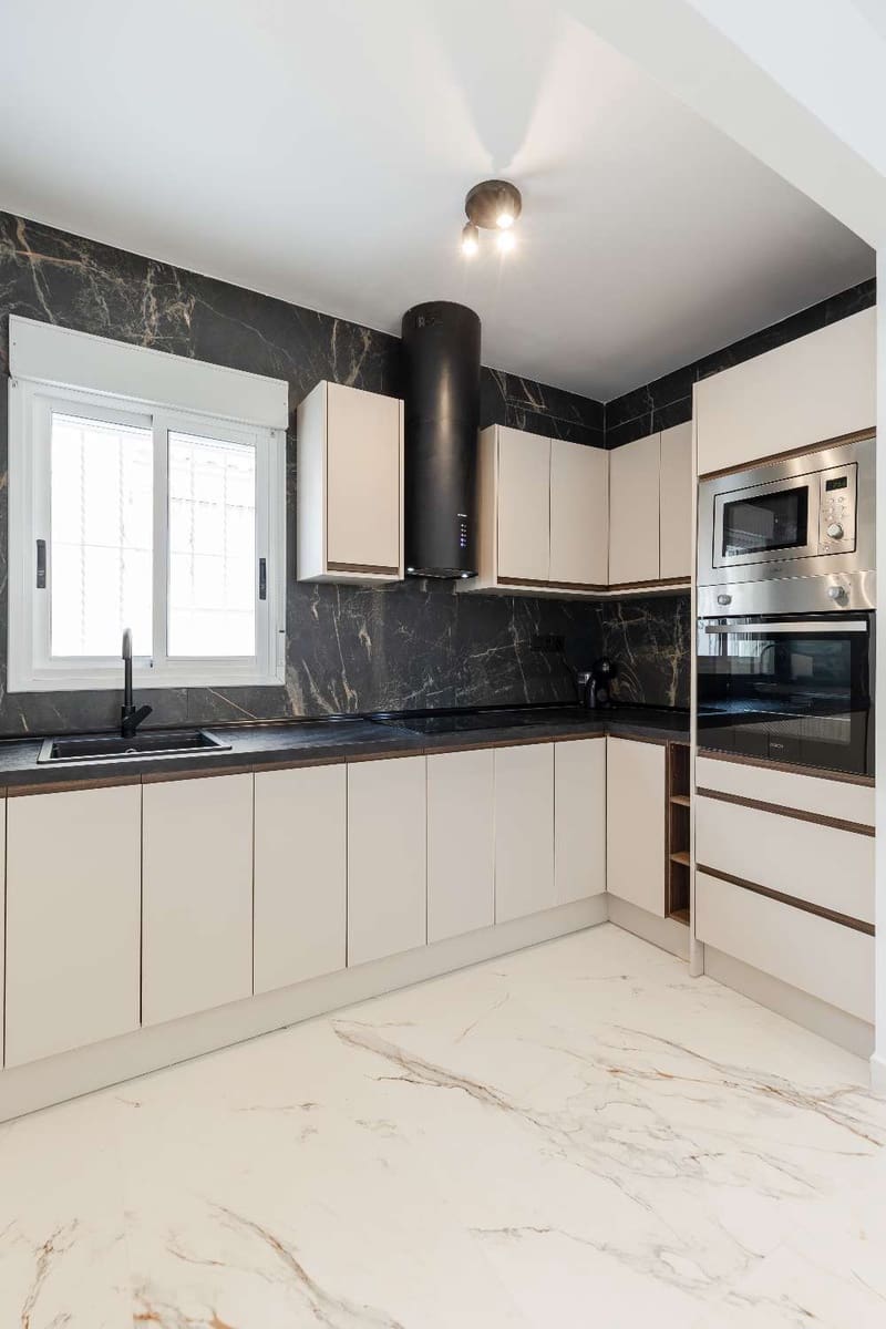 3 soveværelse Villa til salg i Villamartin med swimmingpool garage - € 299.000 (Ref: 9398776)