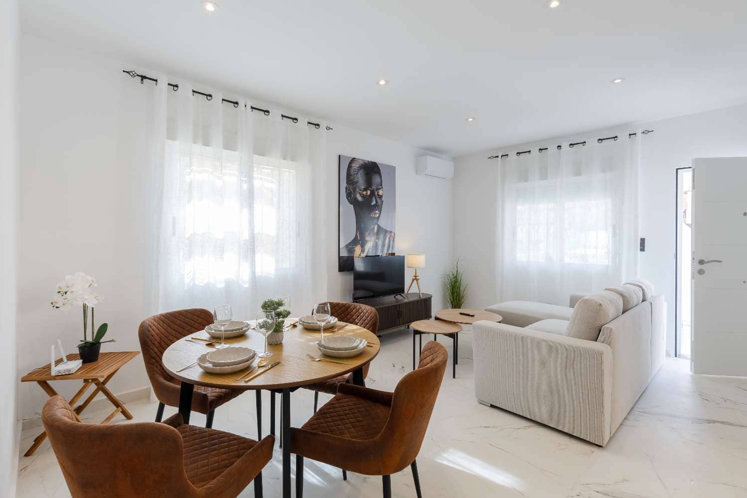 3 soveværelse Villa til salg i Villamartin med swimmingpool garage - € 299.000 (Ref: 9398776)