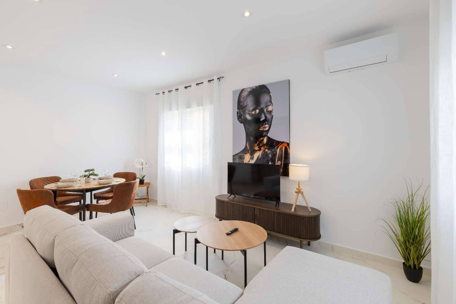 3 soveværelse Villa til salg i Villamartin med swimmingpool garage - € 299.000 (Ref: 9398776)