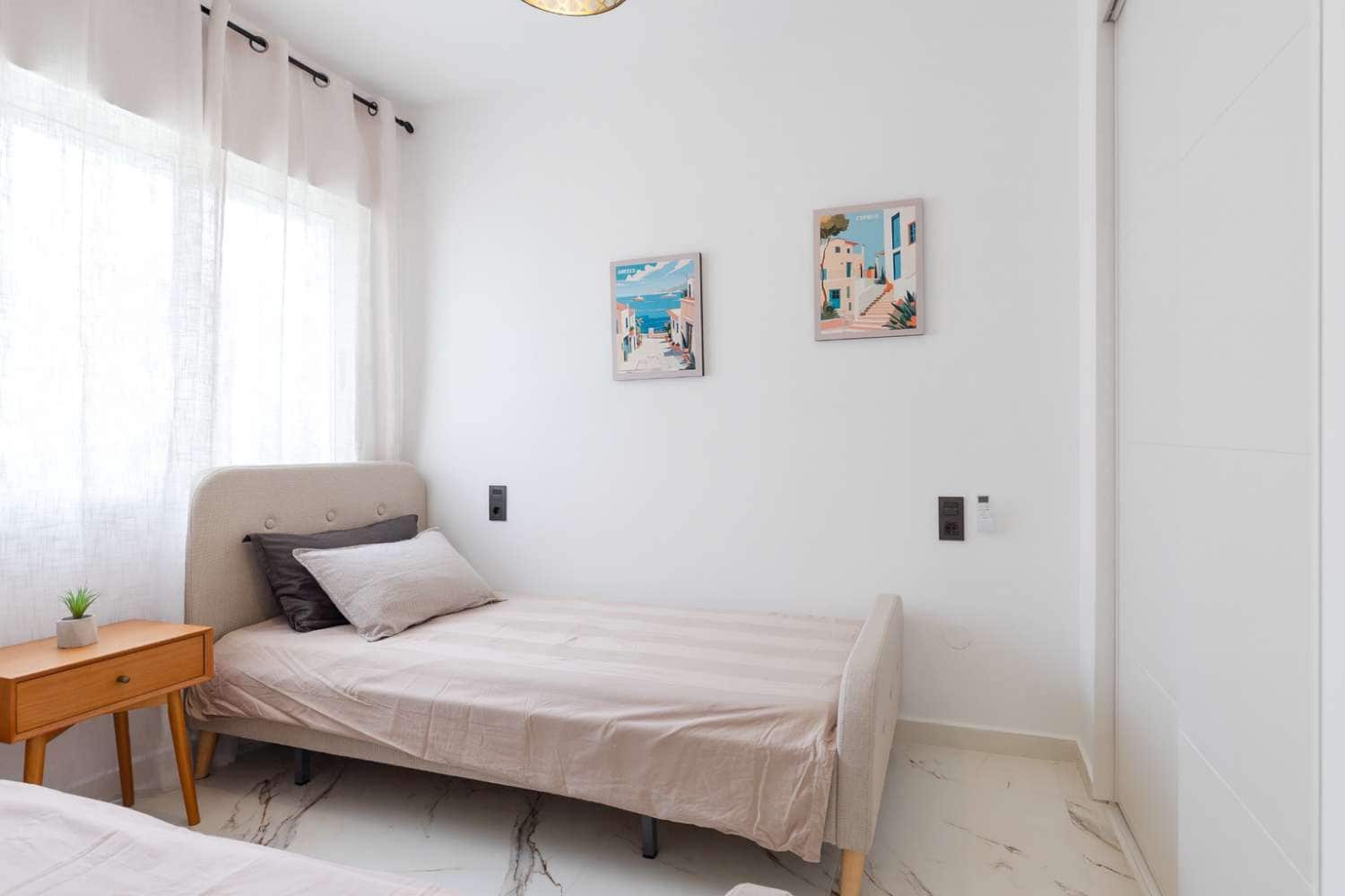 3 soveværelse Villa til salg i Villamartin med swimmingpool garage - € 299.000 (Ref: 9398776)