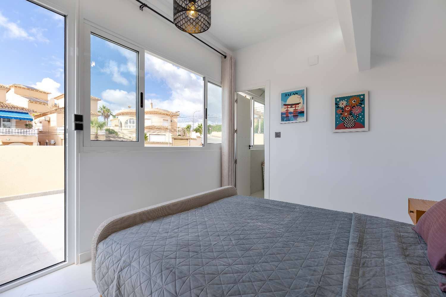 3 soveværelse Villa til salg i Villamartin med swimmingpool garage - € 299.000 (Ref: 9398776)