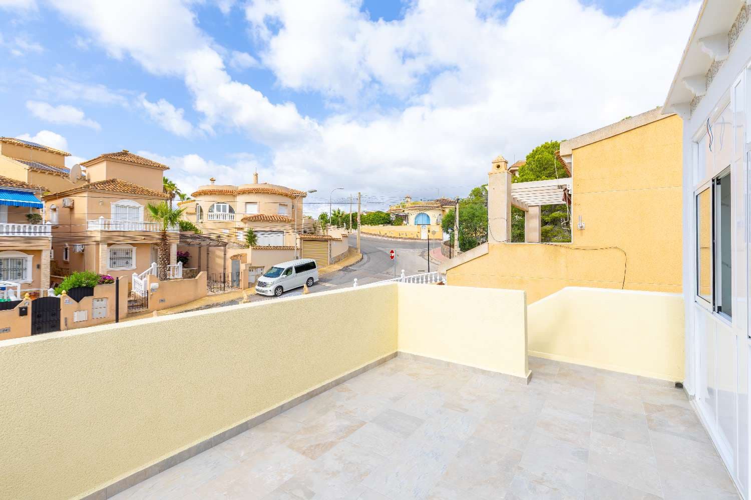 3 soveværelse Villa til salg i Villamartin med swimmingpool garage - € 299.000 (Ref: 9398776)