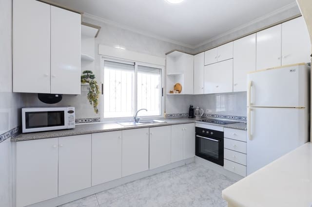 2 soveværelse Villa til salg i Villamartin, Orihuela med swimmingpool garage - € 249.900 (Ref: 9401772)