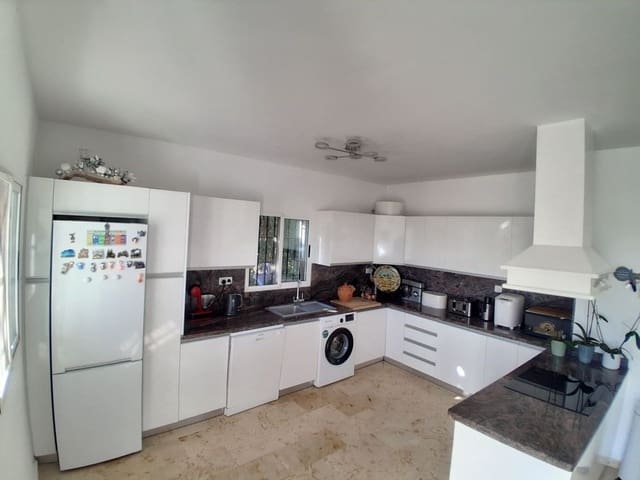 4 soveværelse Villa til salg i Villamartin, Orihuela med swimmingpool garage - € 499.900 (Ref: 9403627)