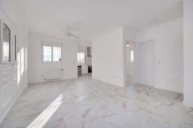 4 slaapkamer Villa te koop in La Zenia, Orihuela met garage - € 345.000 (Ref: 9412680)