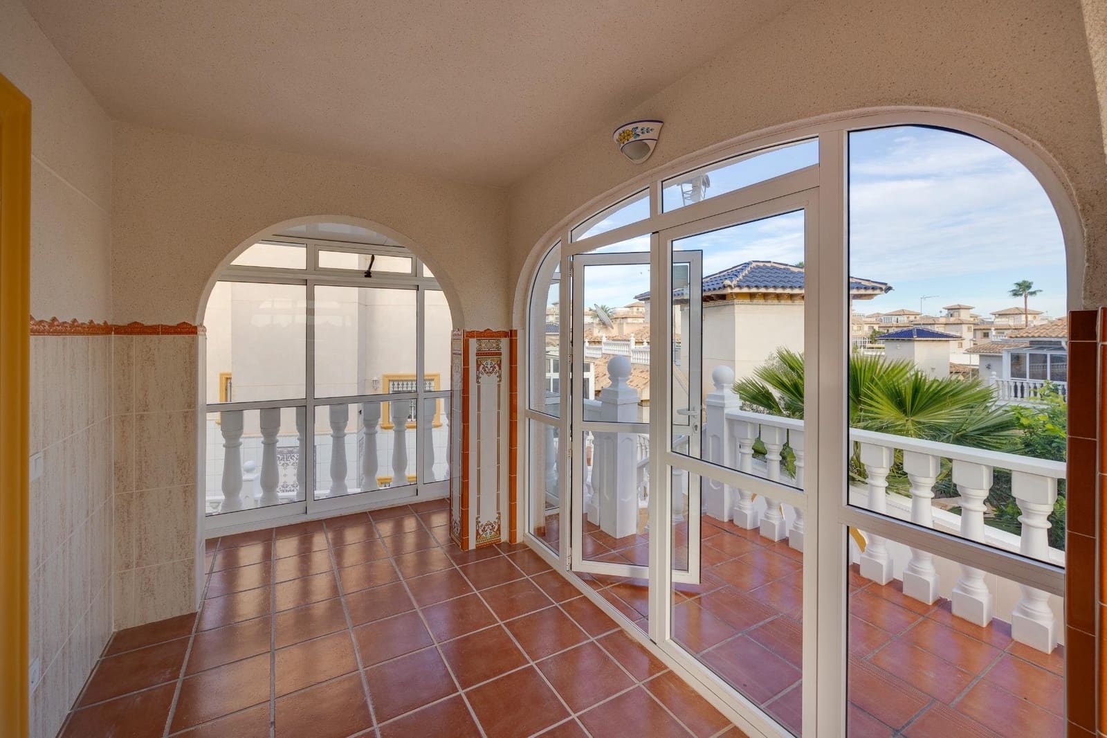 4 slaapkamer Villa te koop in La Zenia met garage - € 345.000 (Ref: 9412680)