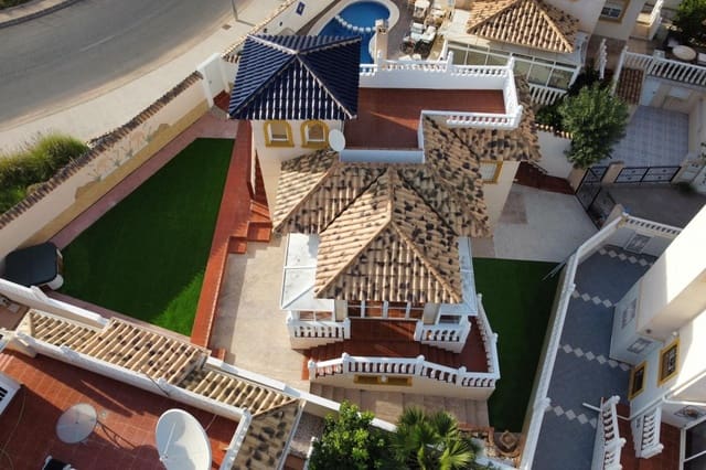 4 slaapkamer Villa te koop in La Zenia, Orihuela met garage - € 345.000 (Ref: 9412680)