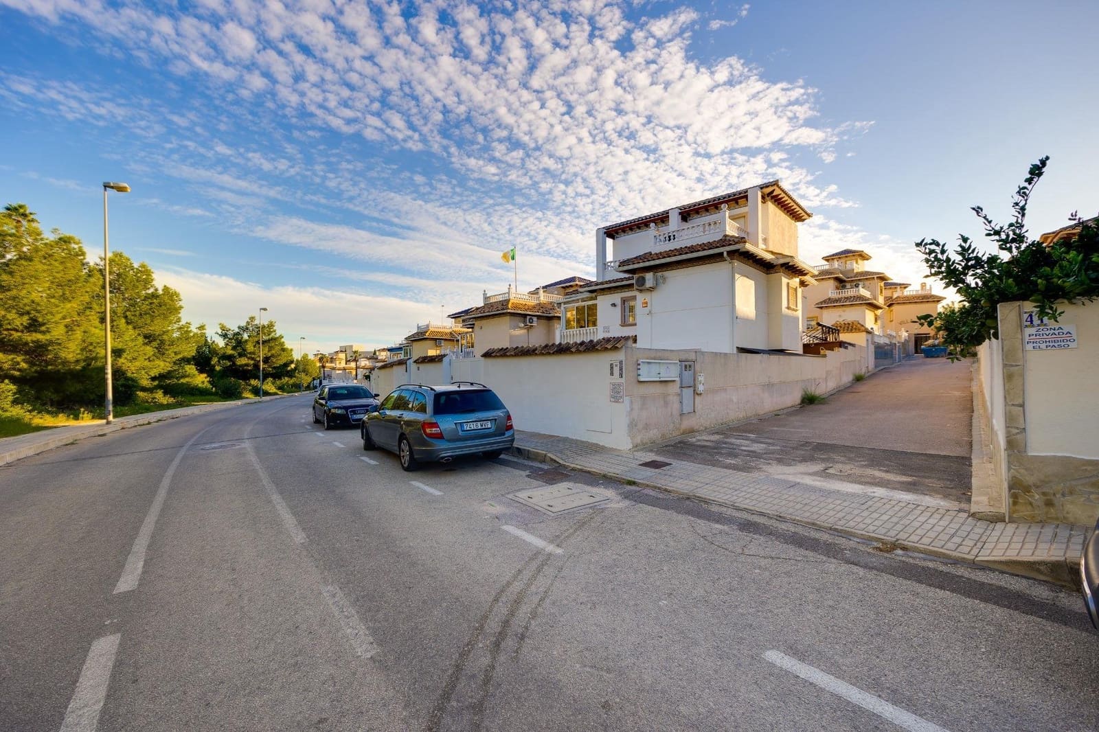 4 slaapkamer Villa te koop in La Zenia met garage - € 345.000 (Ref: 9412680)