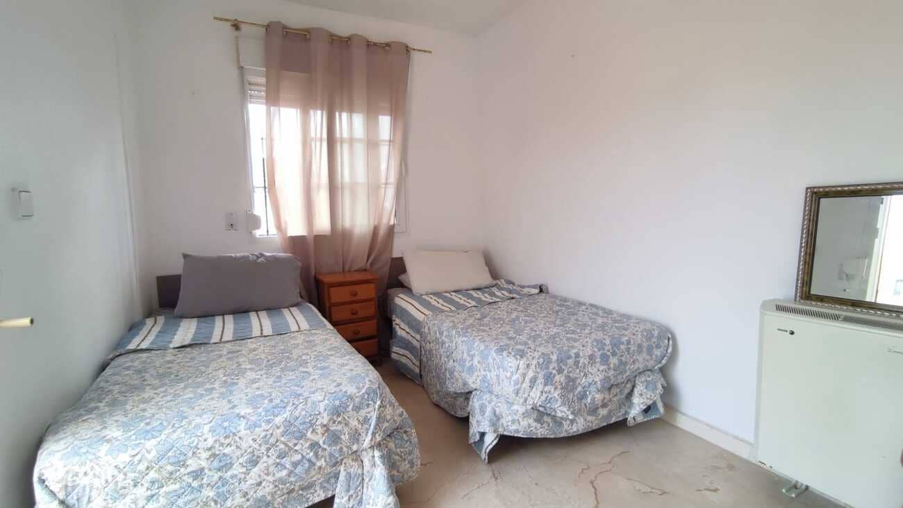 3 bedroom Villa for sale in Playa Flamenca with pool garage - € 249,000 (Ref: 9412681)