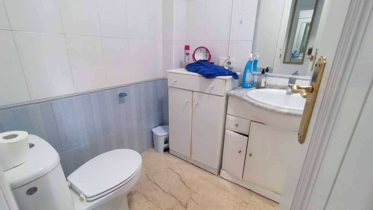 3 bedroom Villa for sale in Playa Flamenca with pool garage - € 249,000 (Ref: 9412681)