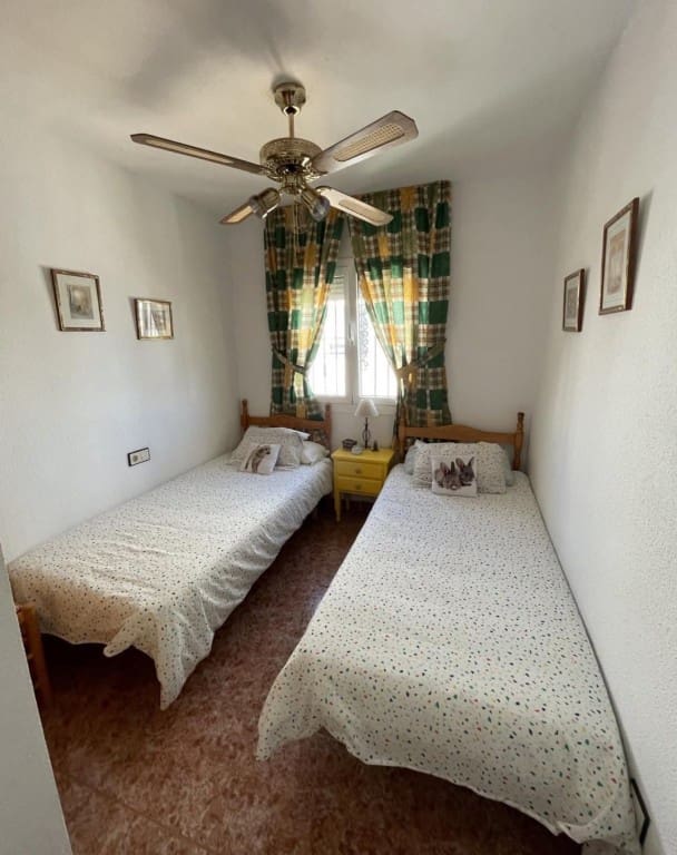 Chalet de 3 habitaciones en Playa Flamenca en venta con piscina garaje - 227.900 € (Ref: 9412682)