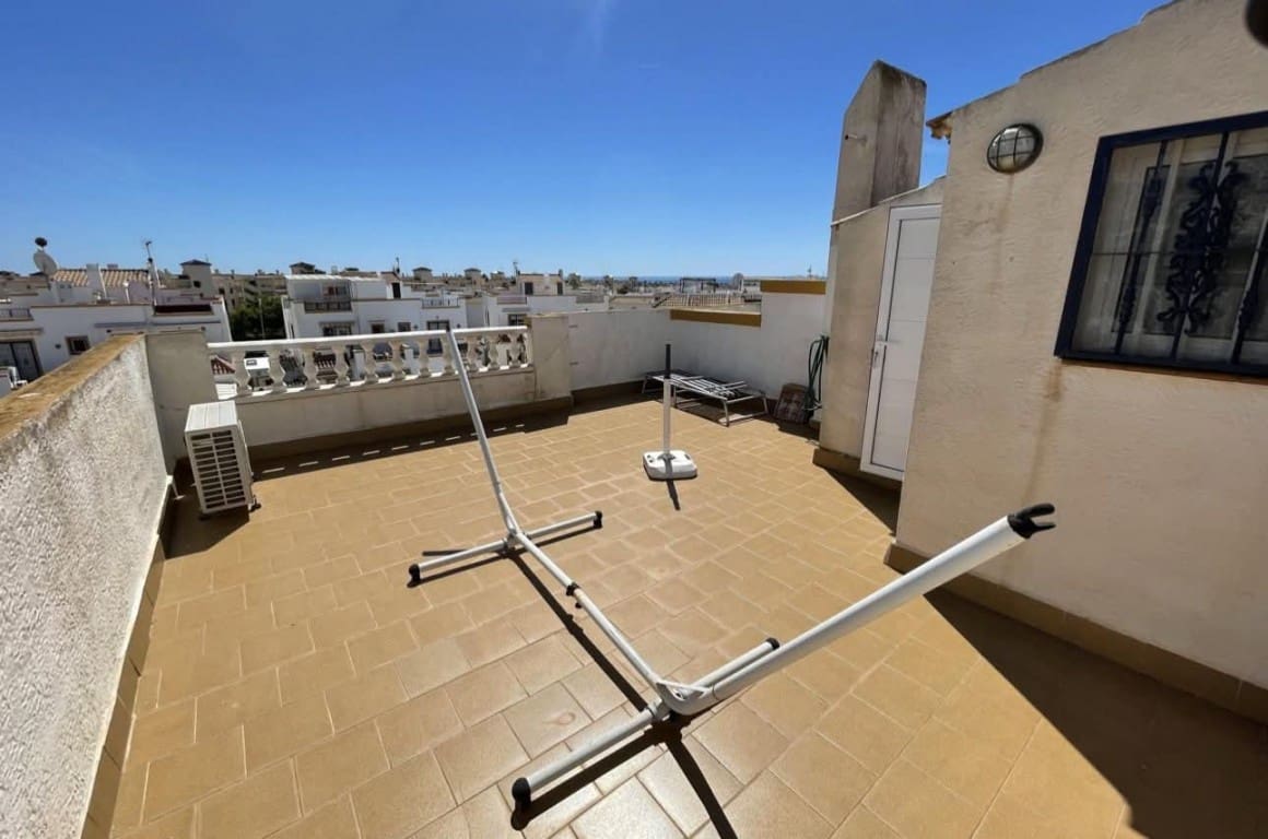 Chalet de 3 habitaciones en Playa Flamenca en venta con piscina garaje - 227.900 € (Ref: 9412682)