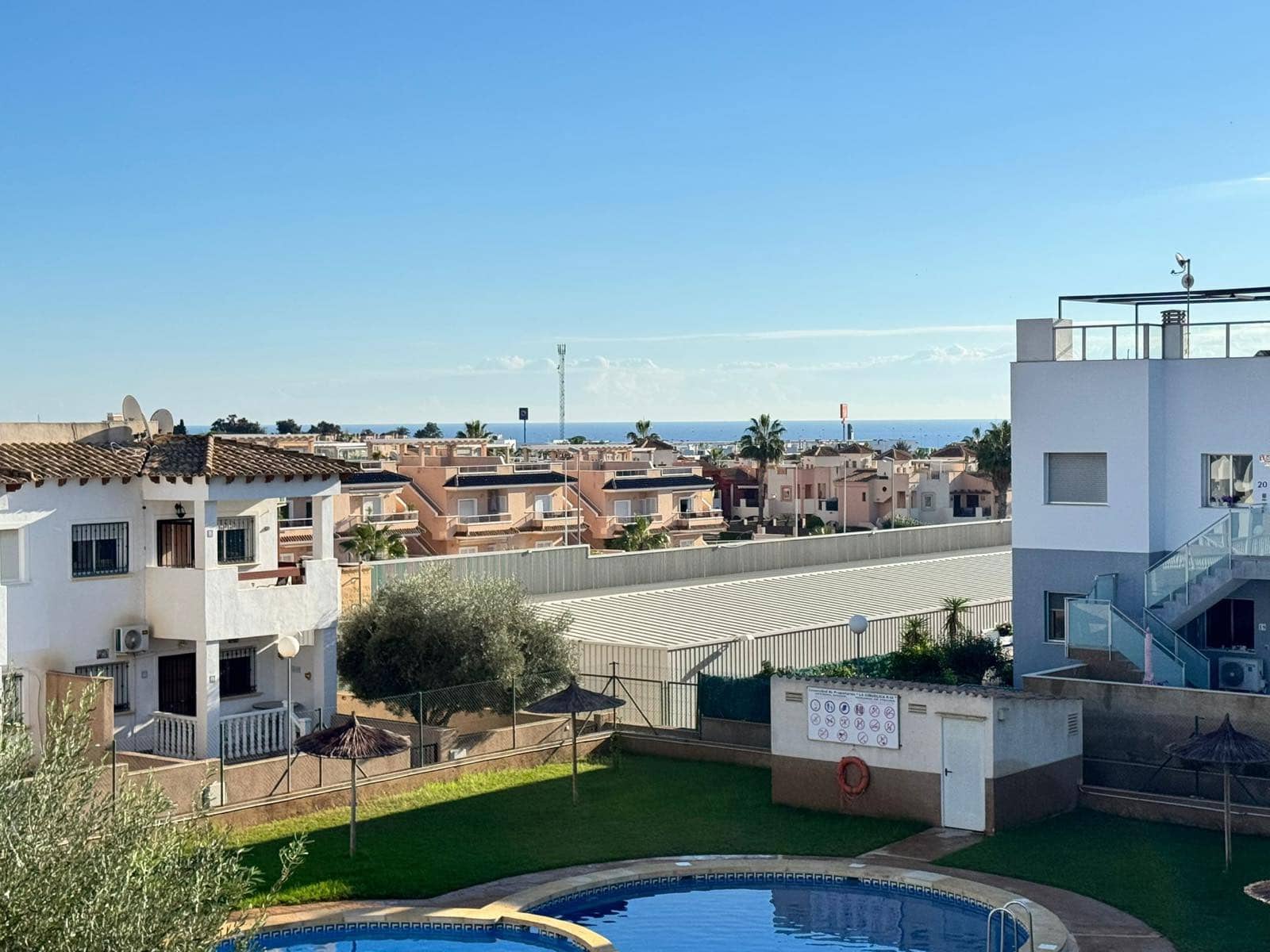 2 soveværelse Bungalow til salg i Playa Flamenca med swimmingpool - € 159.900 (Ref: 9412683)