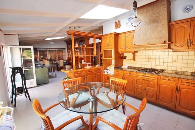 5 quarto Moradia para venda em Los Balcones com piscina garagem - 440 000 € (Ref: 9417431)