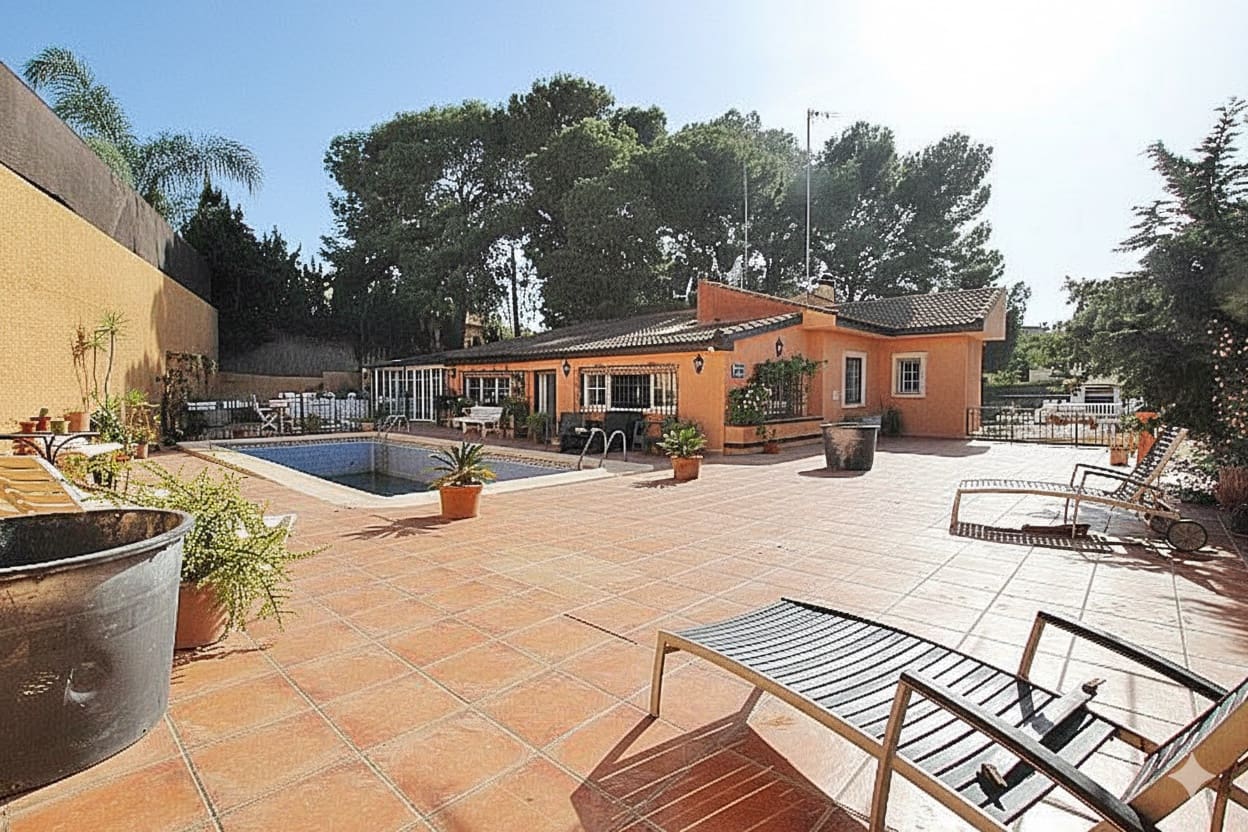 5 quarto Moradia para venda em Los Balcones com piscina garagem - 440 000 € (Ref: 9417431)