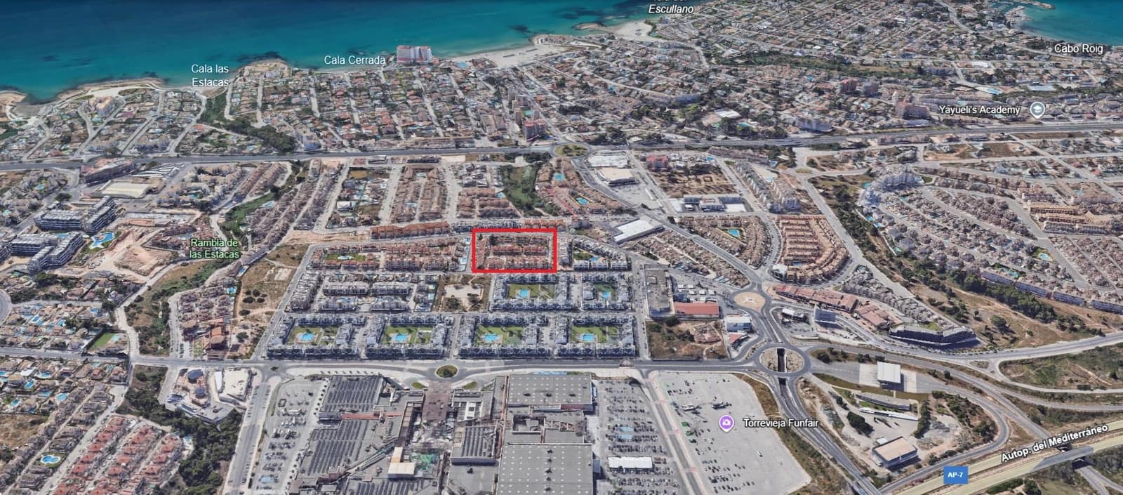 3 slaapkamer Villa te koop in La Zenia met zwembad garage - € 259.500 (Ref: 9420490)