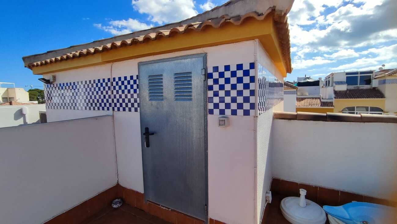 2 bedroom Bungalow for sale in Playa Flamenca with pool - € 129,000 (Ref: 9456541)