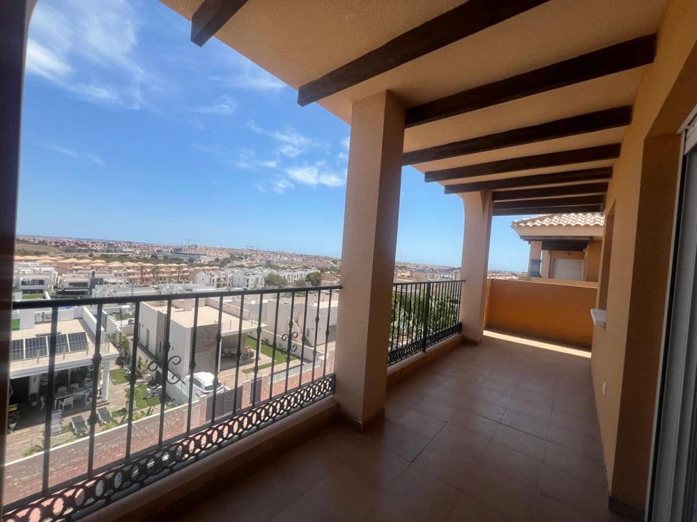 2 quarto Penthouse para venda em Playa Flamenca com piscina - 134 995 € (Ref: 9462806)
