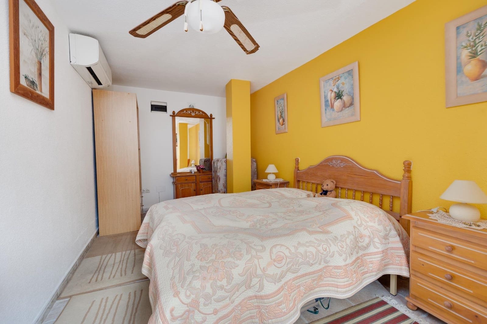 4 bedroom Villa for sale in La Zenia with pool garage - € 305,000 (Ref: 9488454)