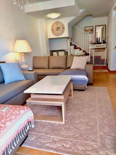 3 slaapkamer Villa te koop in Villamartin met zwembad - € 175.000 (Ref: 9488456)