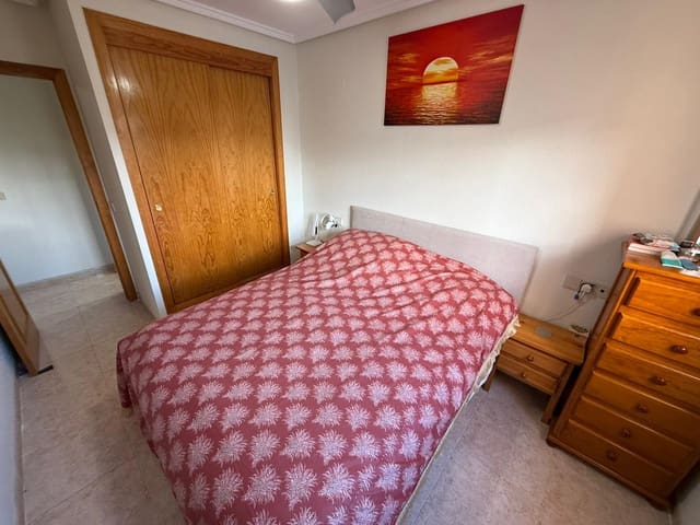 2 bedroom Apartment for sale in Torrevieja with pool - € 129,000 (Ref: 9495550)