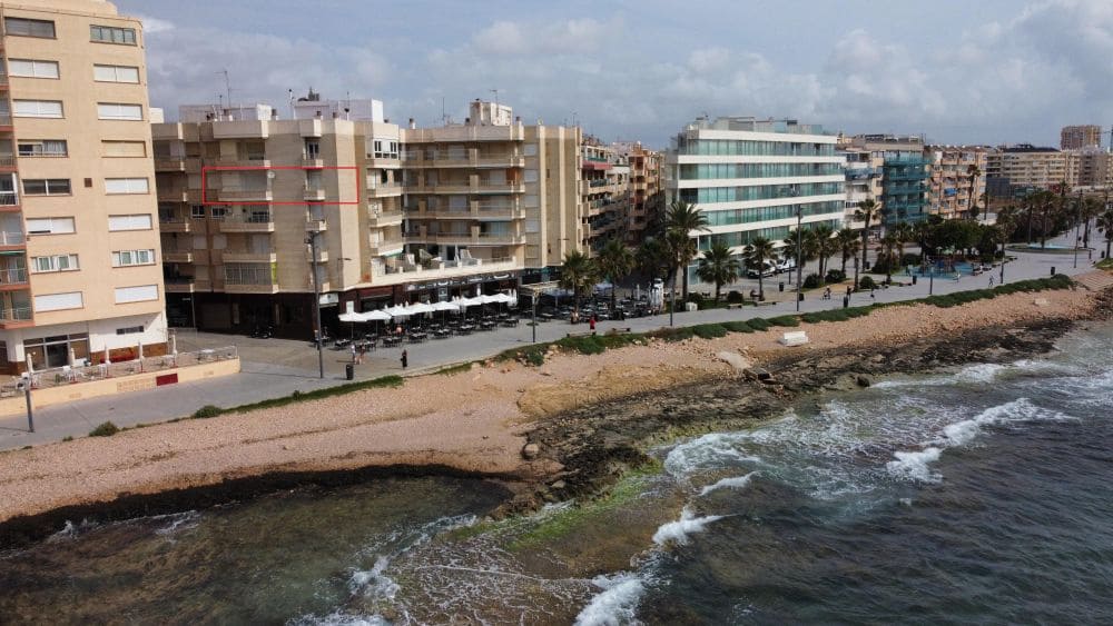 2 bedroom Villa for sale in Cabo Roig with pool - € 159,999 (Ref: 9506445)