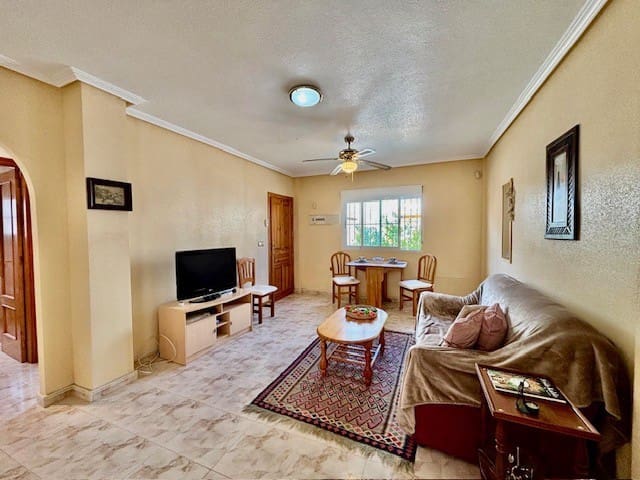 2 sypialnia Willa na sprzedaż w Cabo Roig, Orihuela z basenem - 159 999 € (Ref: 9506445)