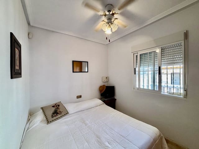 2 sypialnia Willa na sprzedaż w Cabo Roig, Orihuela z basenem - 159 999 € (Ref: 9506445)